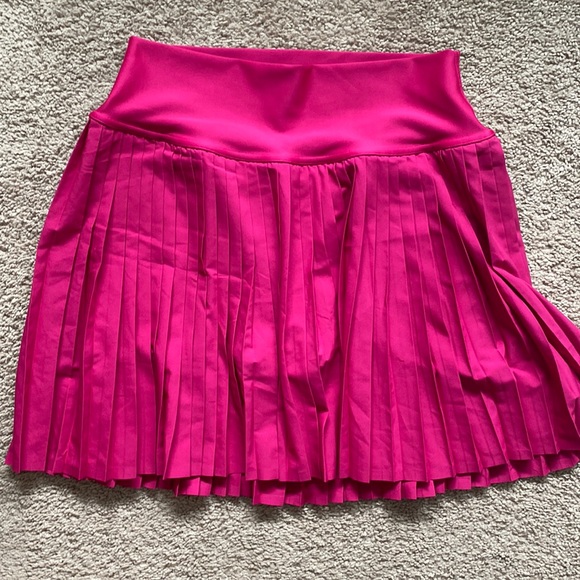ALO Yoga Pants - Alo tennis pleated skort. Never worn. Size L